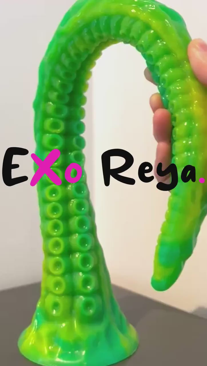 Showcase of long green tentacle dildo by exoreya